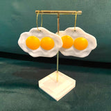 Eggie Bewbz